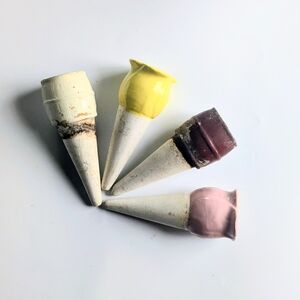 Vintage 1970's Tulip Ceramic Plant Spike Waterer Feeder Duncan 70's